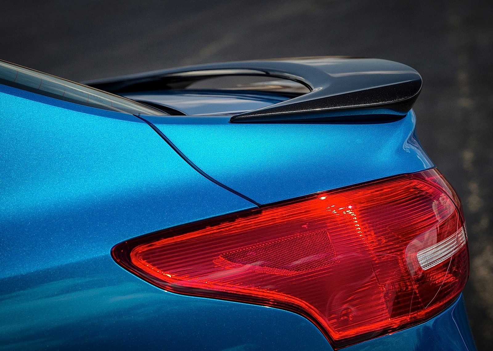 Ford Focus Sedan photo 20