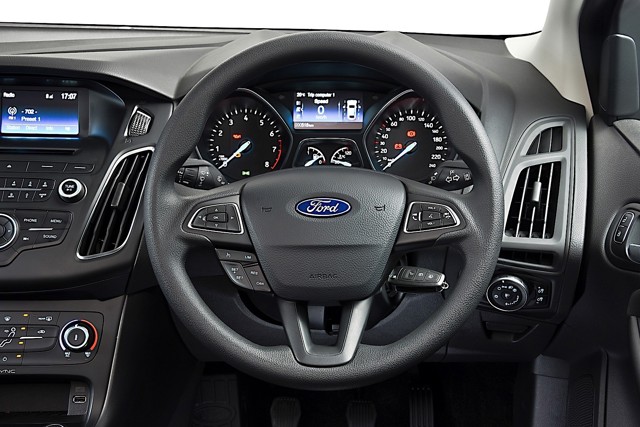 Ford Focus Sedan Foto 49