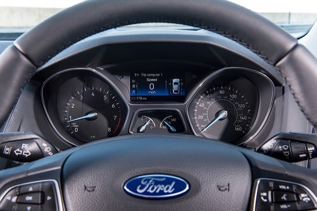 Ford Focus Sedan Foto 50