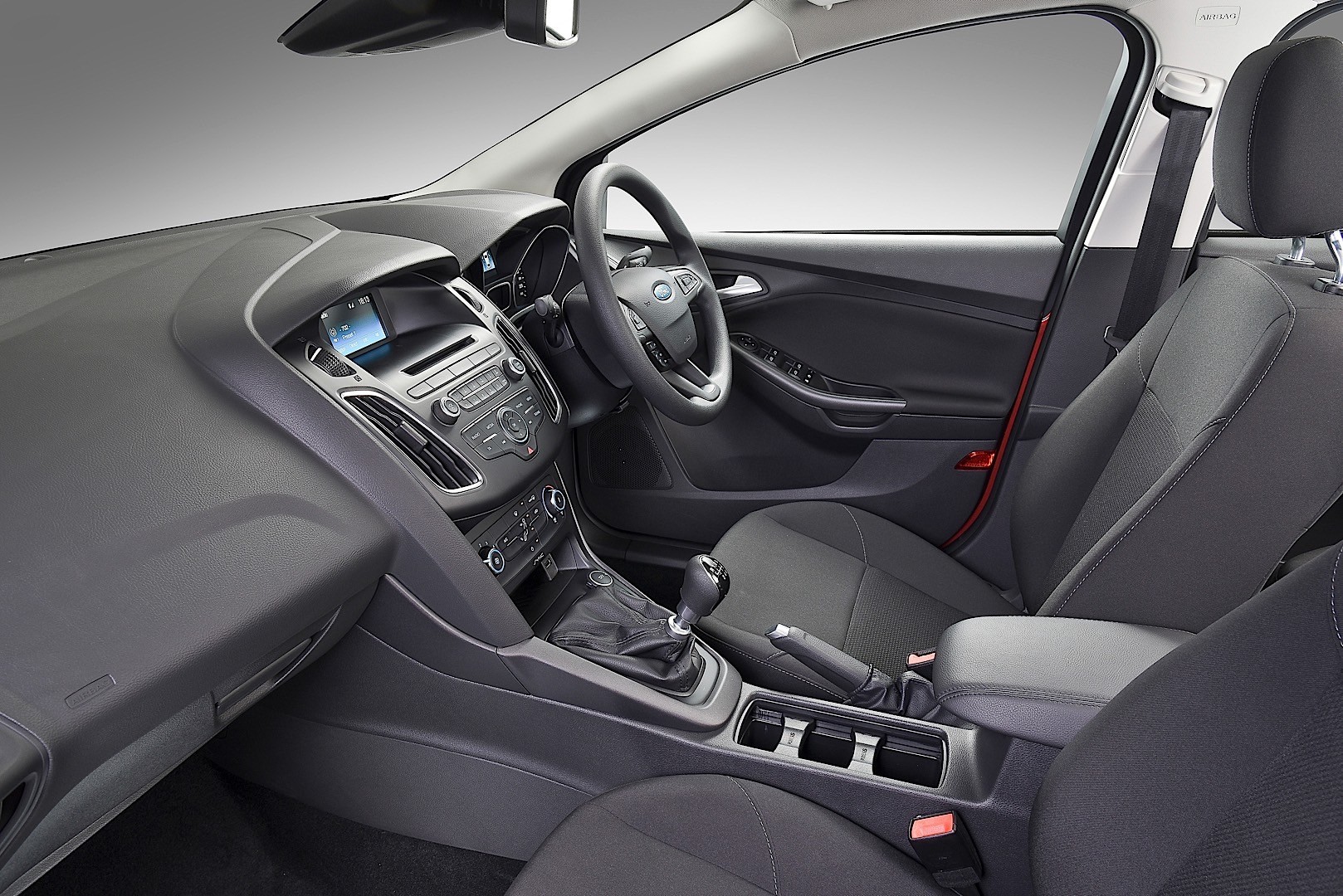 Ford Focus Sedan photo 52