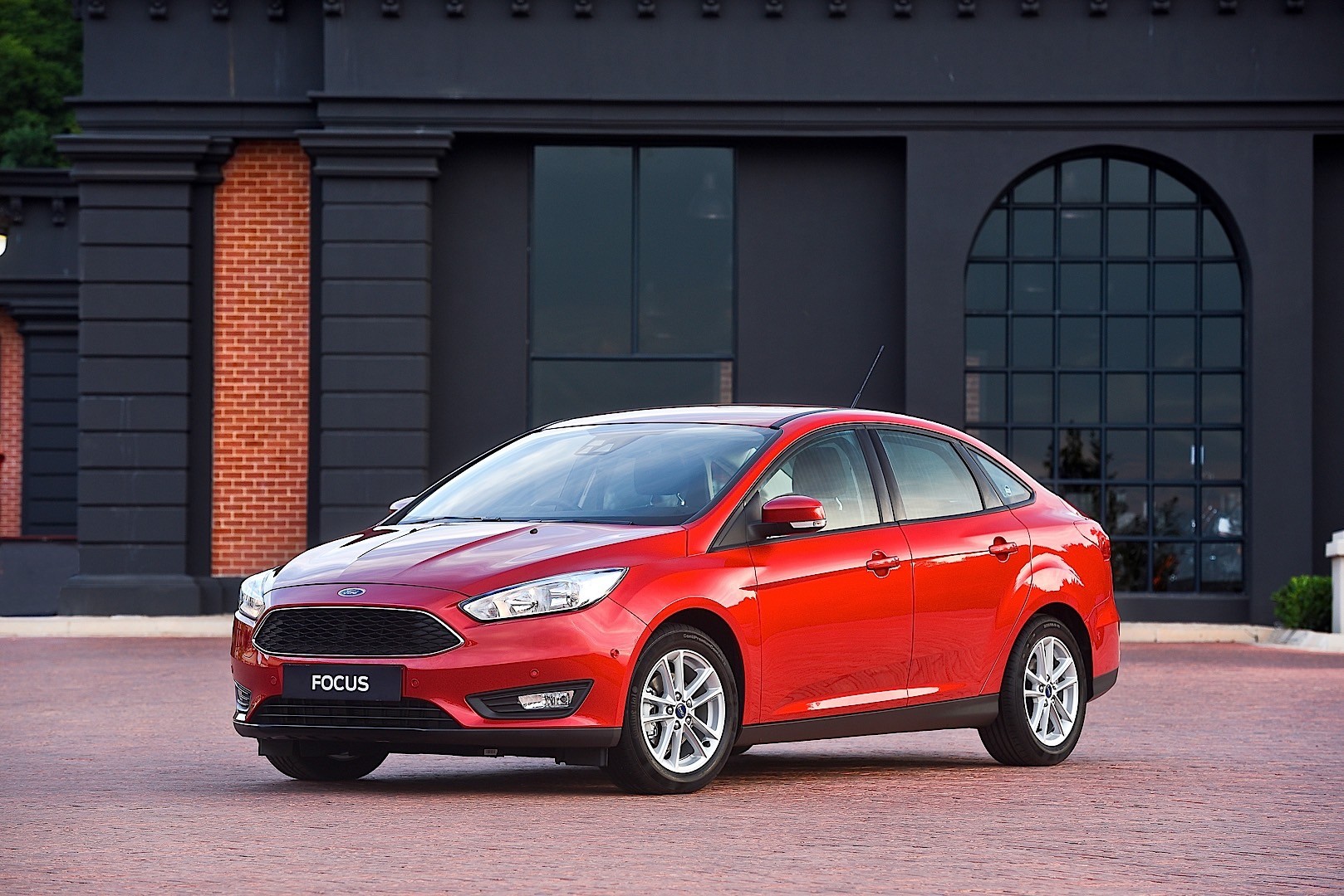 Ford Focus Sedan photo 39