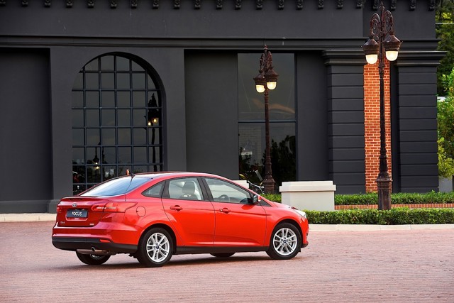 Ford Focus Sedan Foto 42