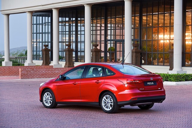 Ford Focus Sedan Foto 46
