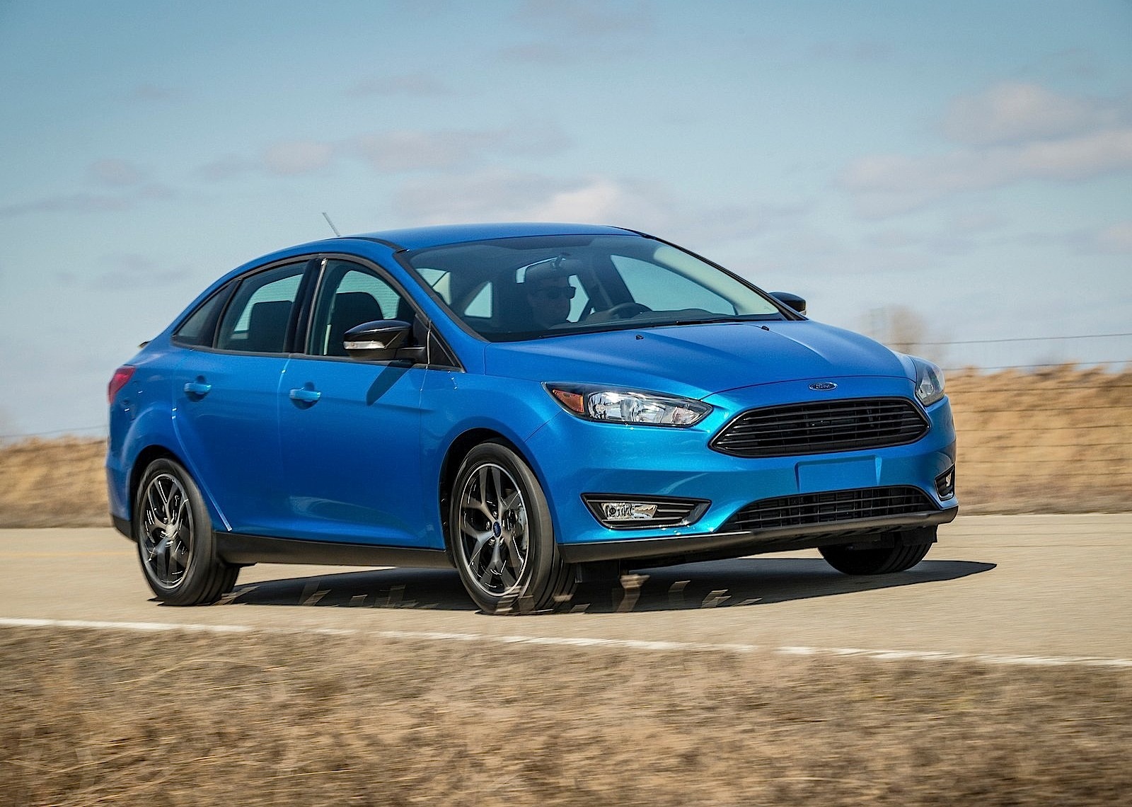 Ford Focus Sedan photo 7