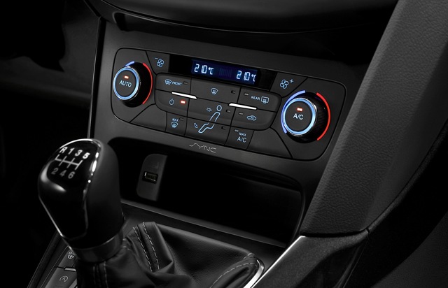 Ford Focus Wagon photo 43