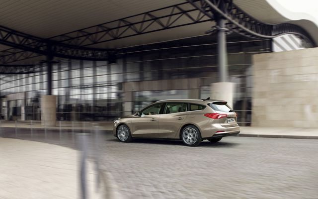 Ford Focus Wagon foto 2