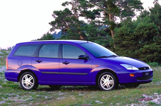 Ford Focus Wagon photo 2