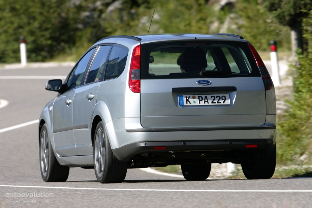 Ford Focus Wagon photo 5