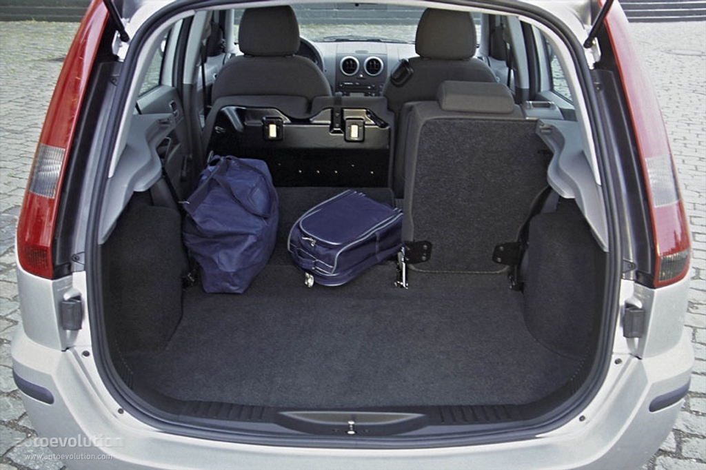 Ford Fusion European photo 16