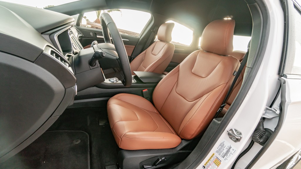 Ford Fusion North American photo 16