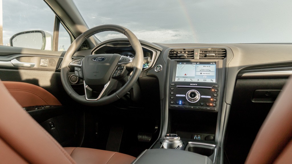 Ford Fusion North American photo 21