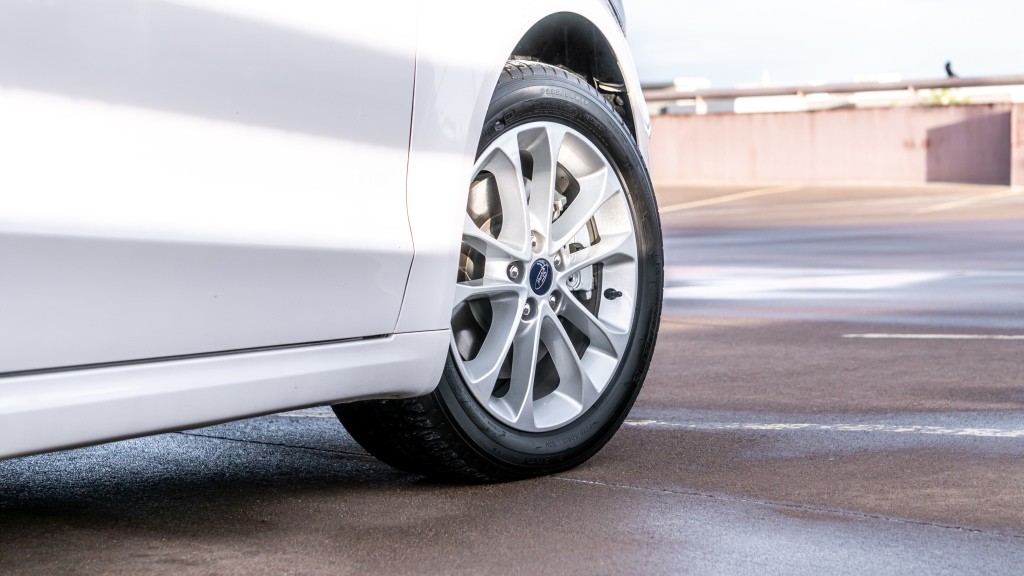 Ford Fusion North American photo 8