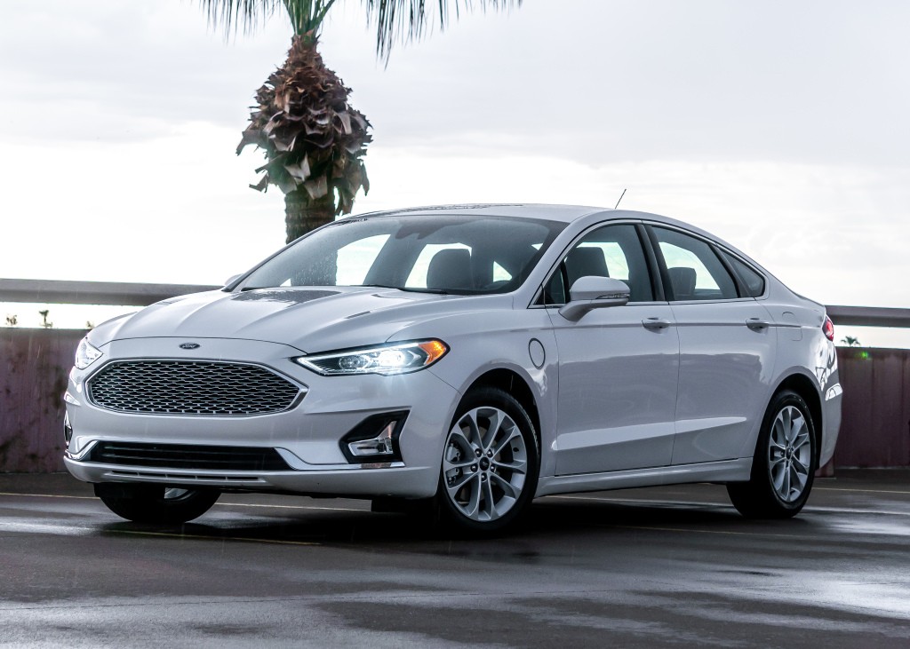 Ford Fusion North American photo 10