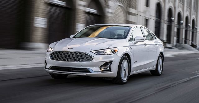 Ford Fusion North American photo 2