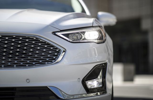 Ford Fusion North American photo 5