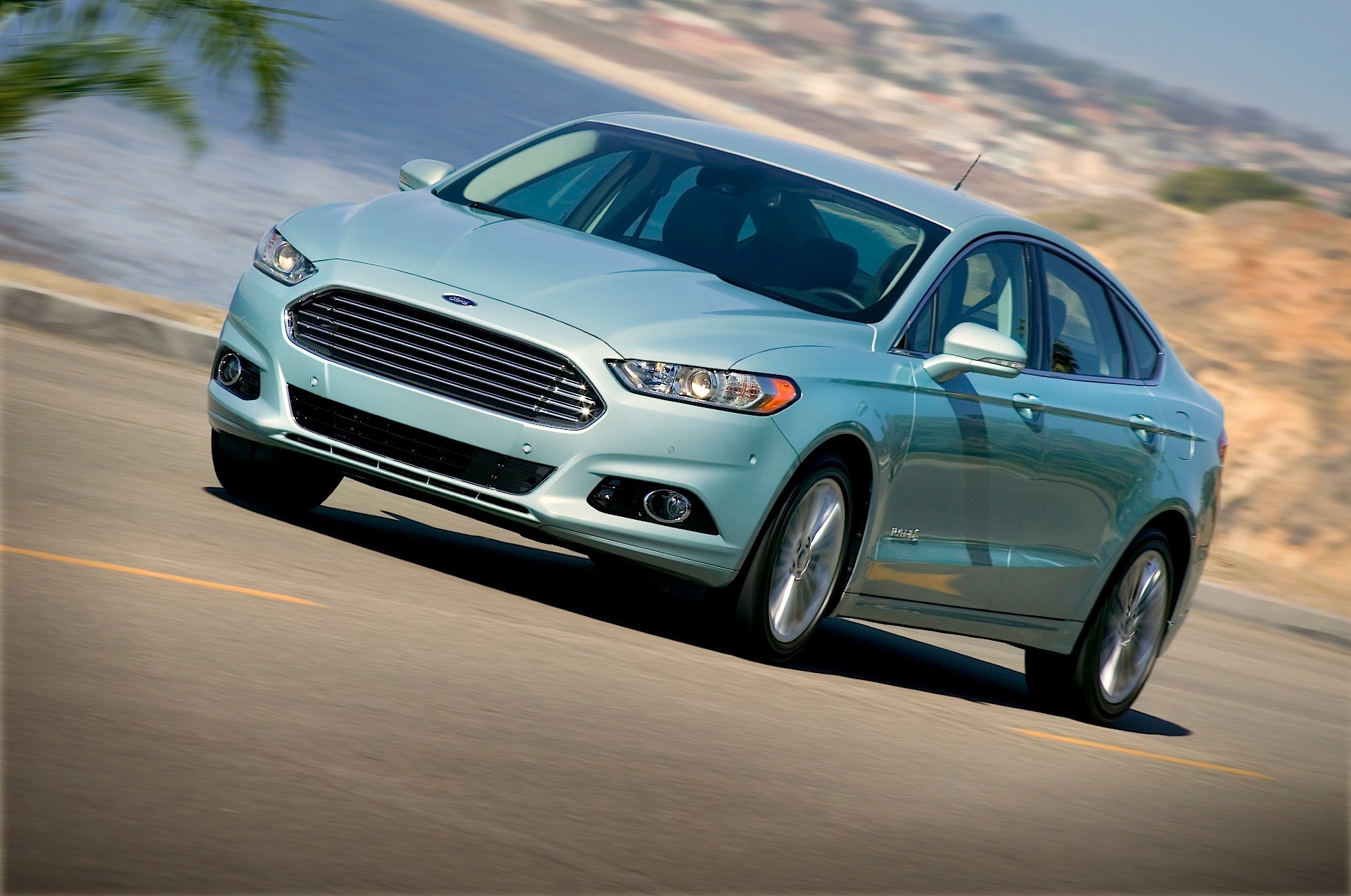 Ford Fusion North American photo 2