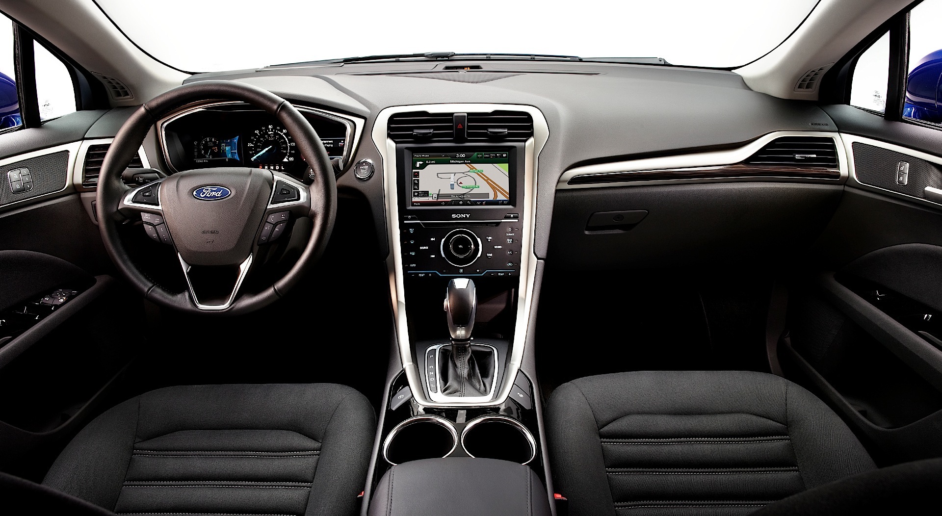 Ford Fusion North American photo 24