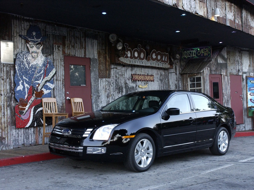 Ford Fusion North American photo 21