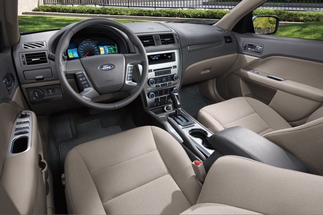 Ford Fusion North American photo 100