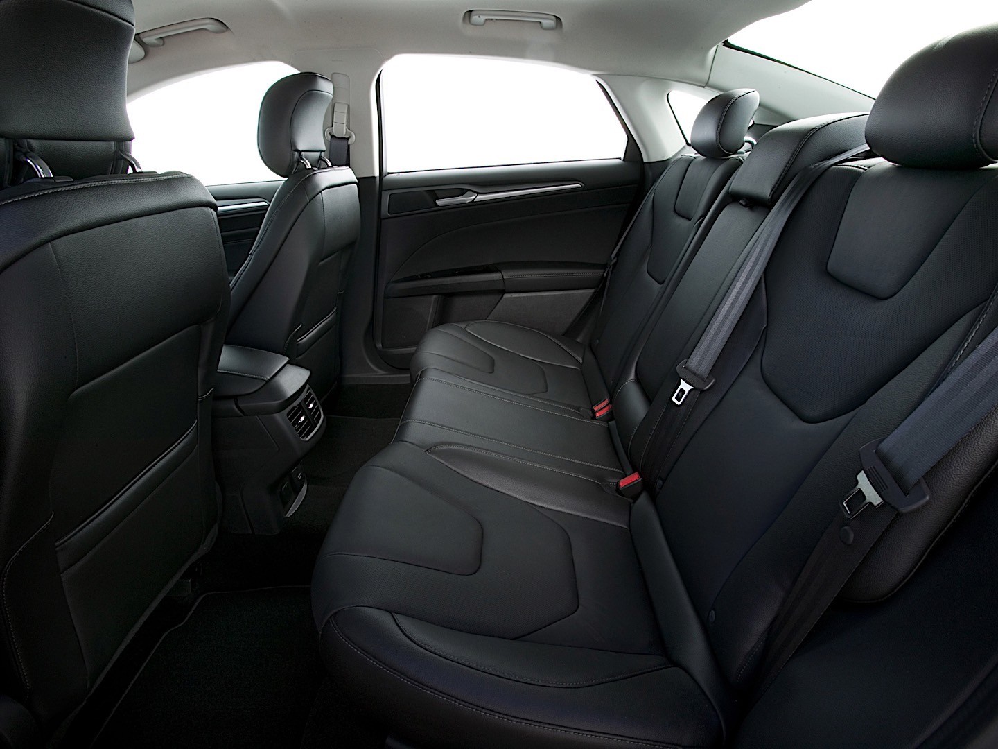 Ford Fusion North American photo 58