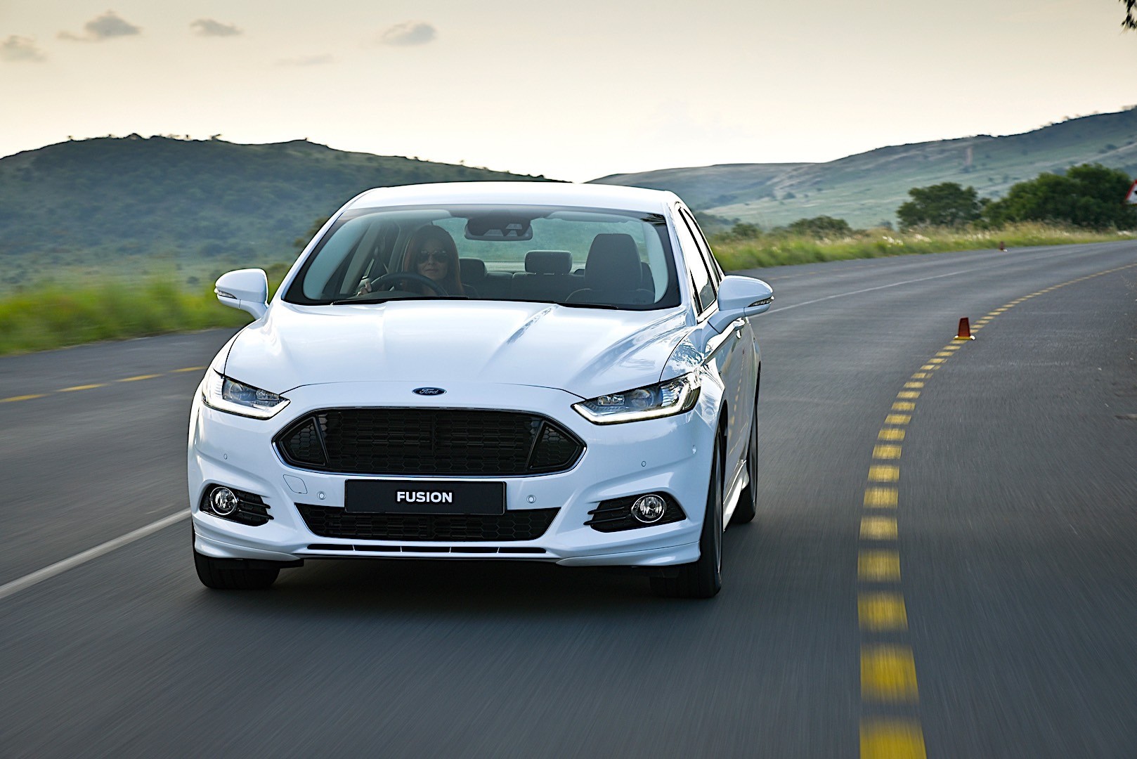 Ford Fusion North American photo 22