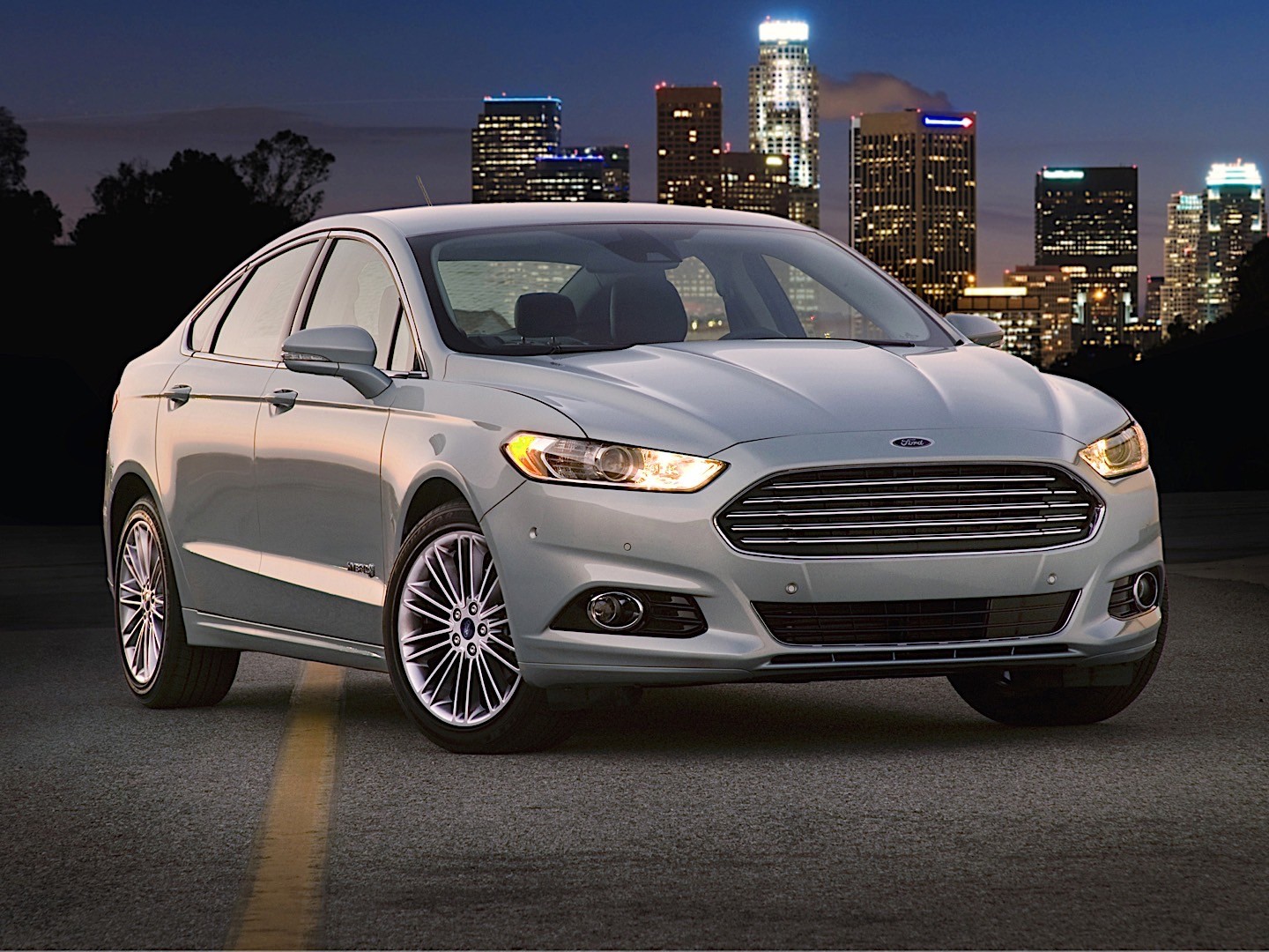 Ford Fusion North American photo 24