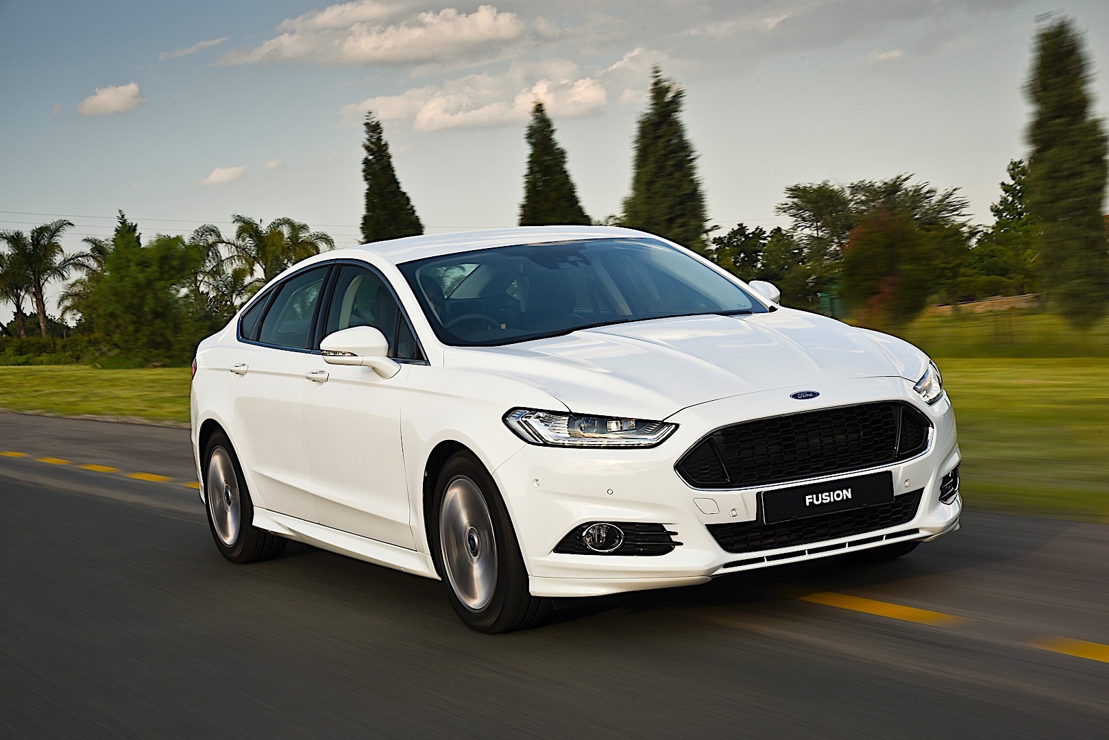 Ford Fusion North American photo 25