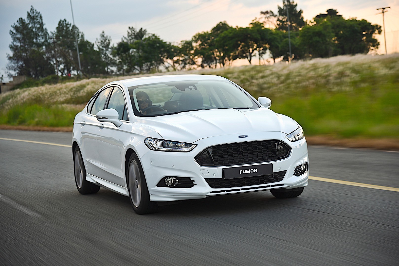 Ford Fusion North American photo 35