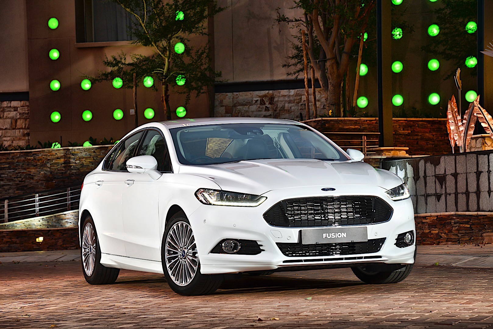 Ford Fusion North American photo 36