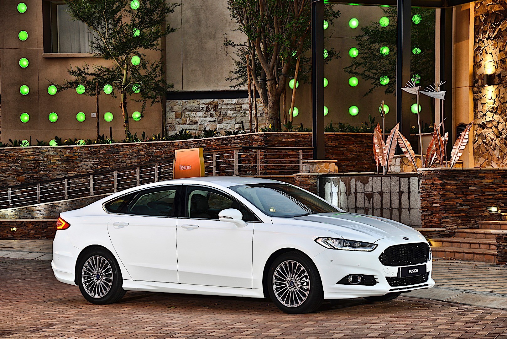 Ford Fusion North American photo 38