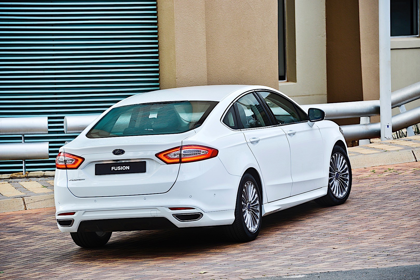 Ford Fusion North American photo 39