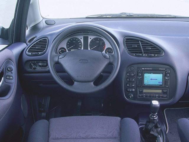 Ford Galaxy photo 11