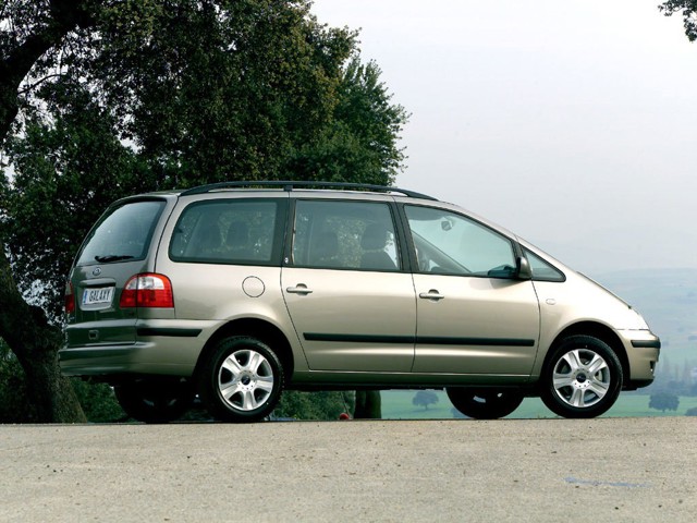 Ford Galaxy photo 9