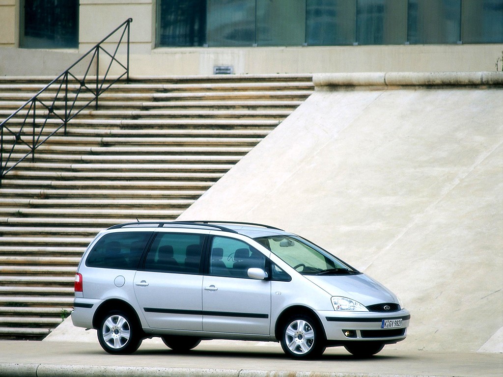 Ford Galaxy photo 16