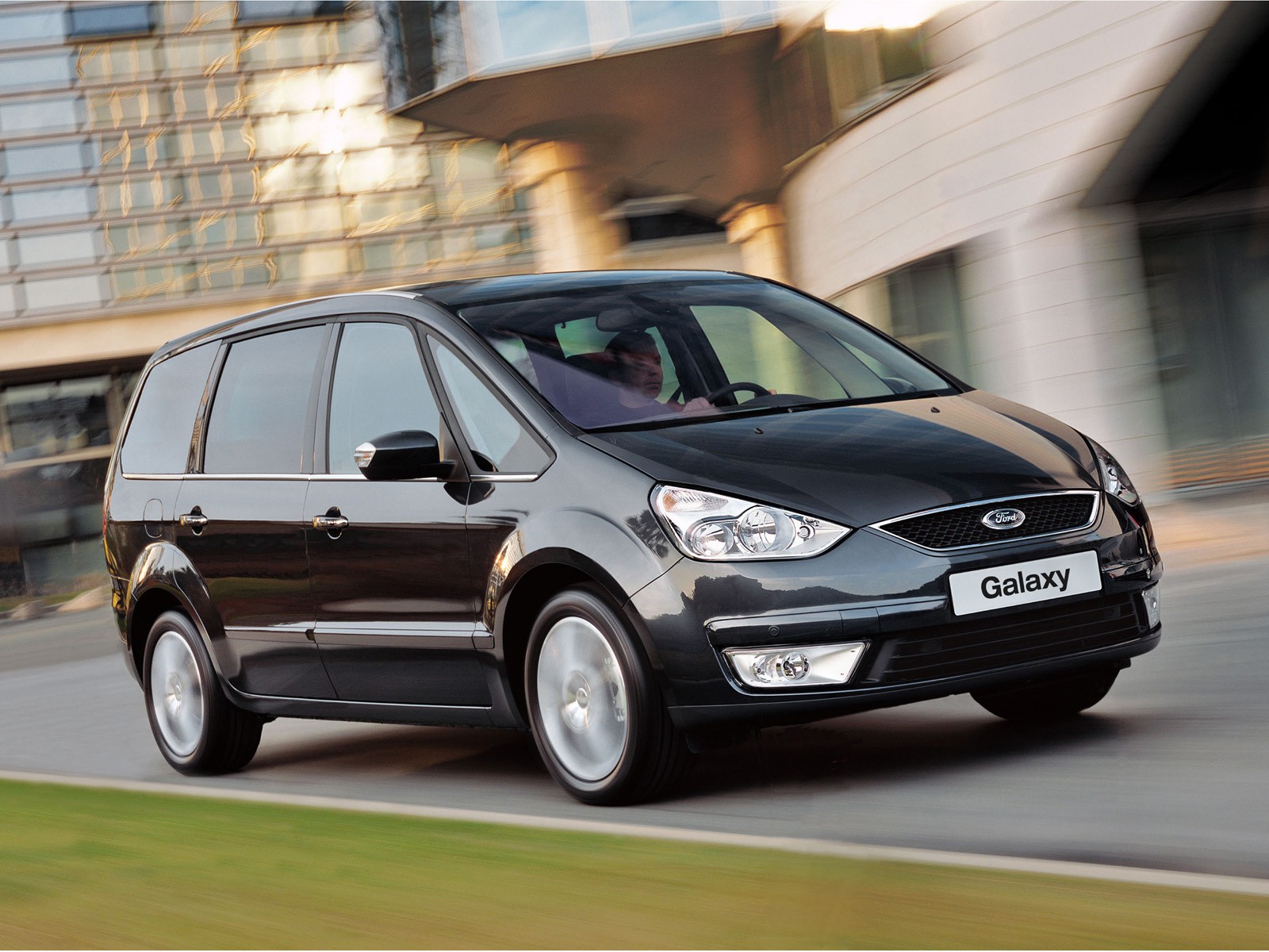 Ford Galaxy photo 6