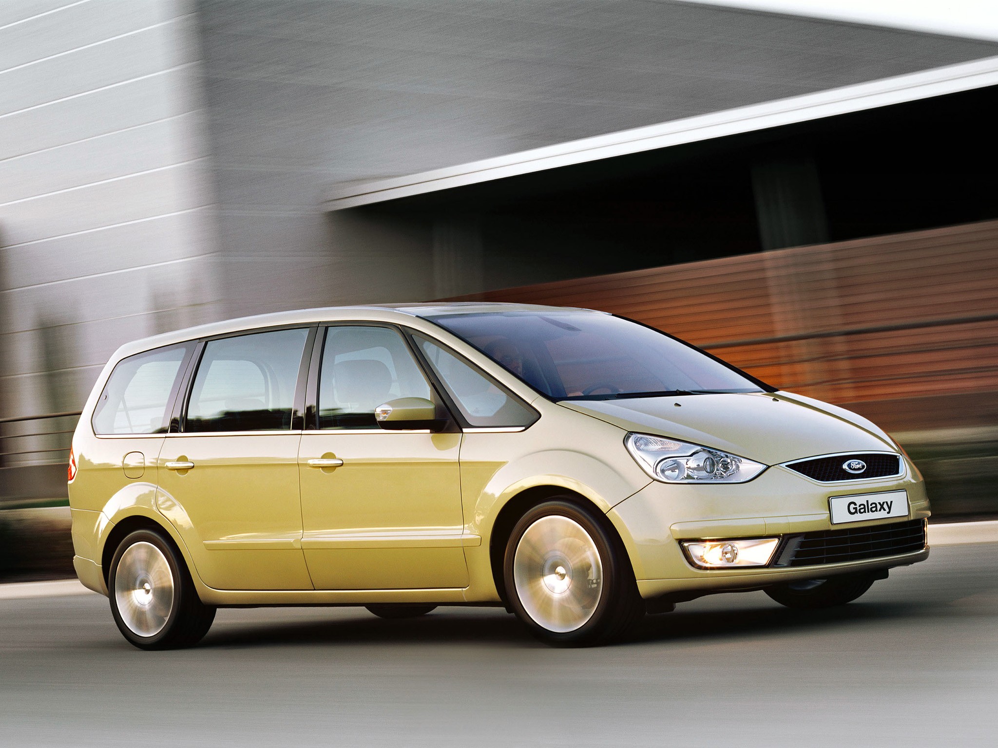Ford Galaxy photo 9