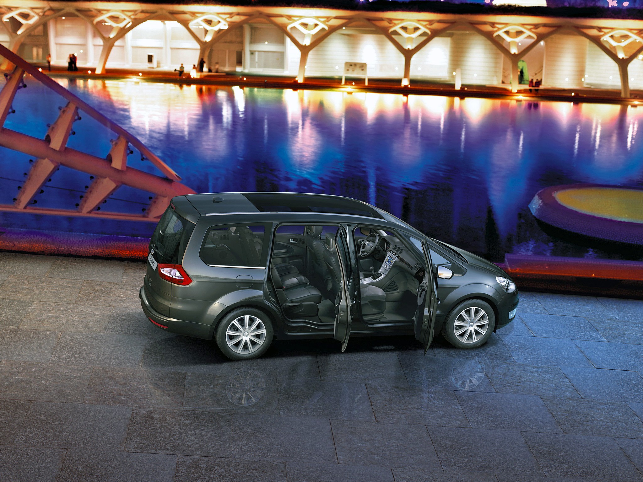 Ford Galaxy photo 22