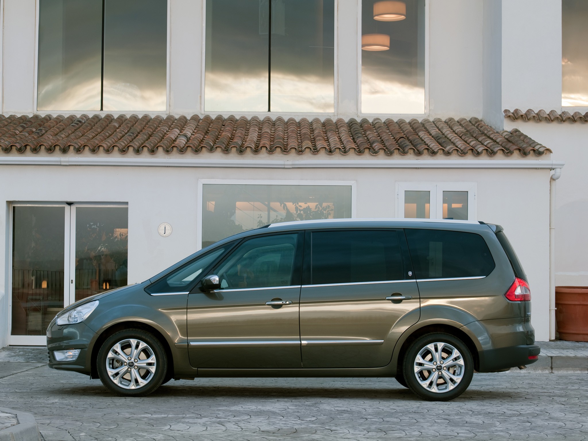 Ford Galaxy photo 25