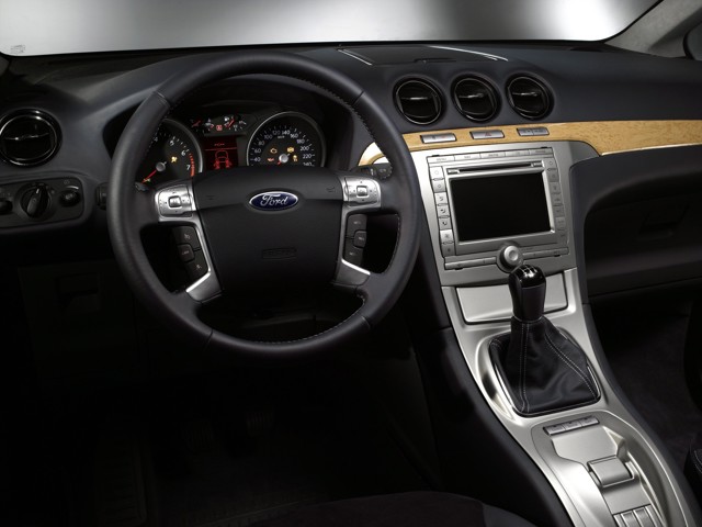 Ford Galaxy photo 46