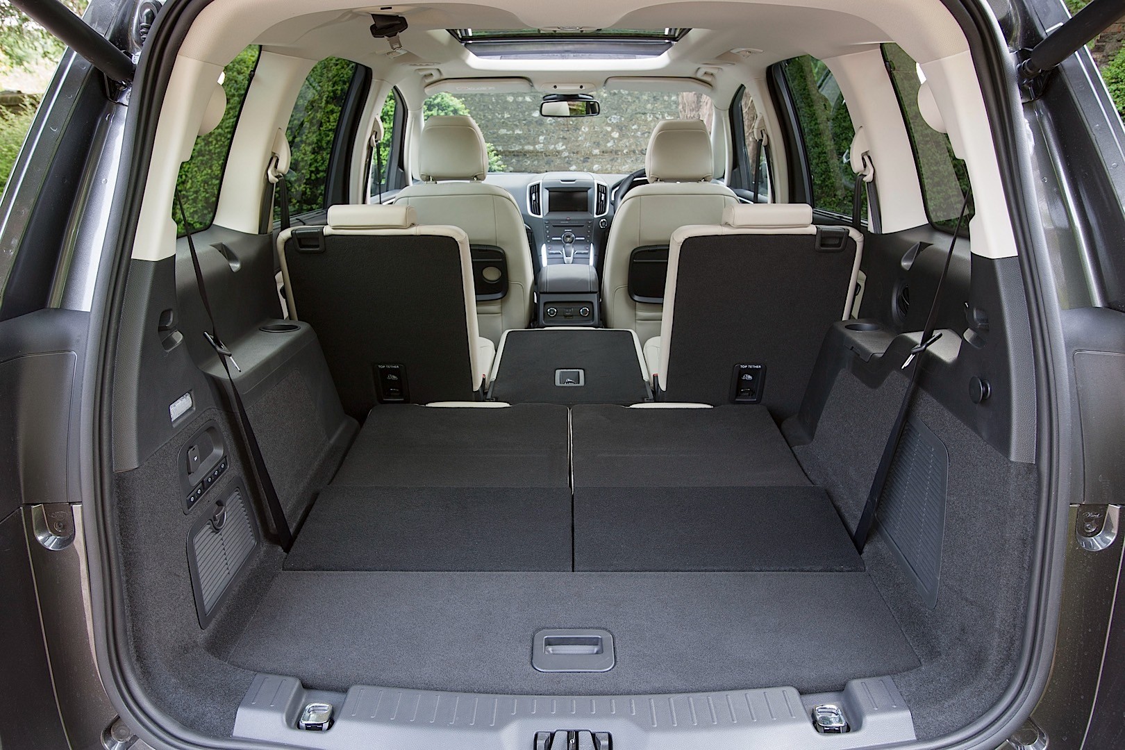 Ford Galaxy photo 40