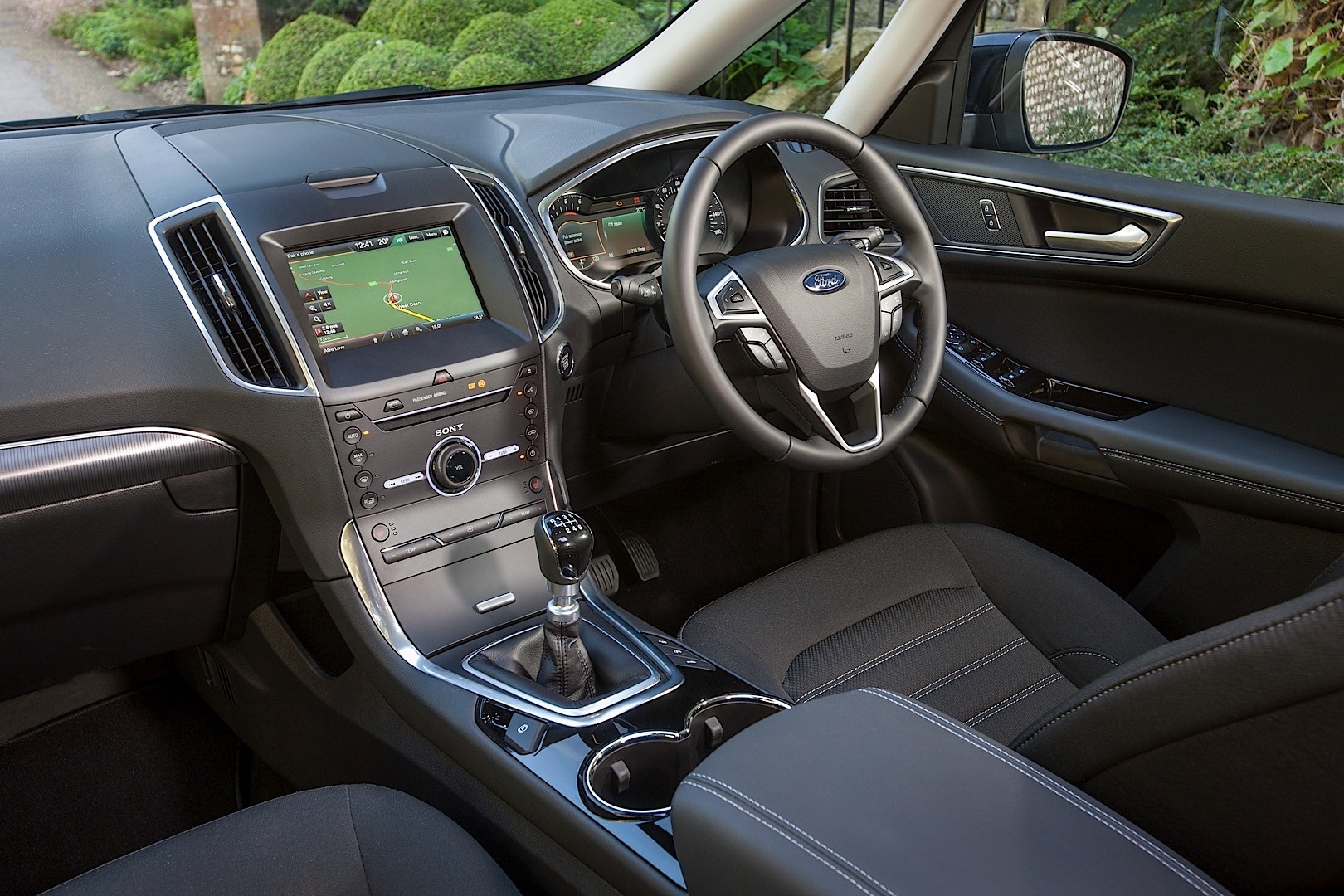 Ford Galaxy photo 47