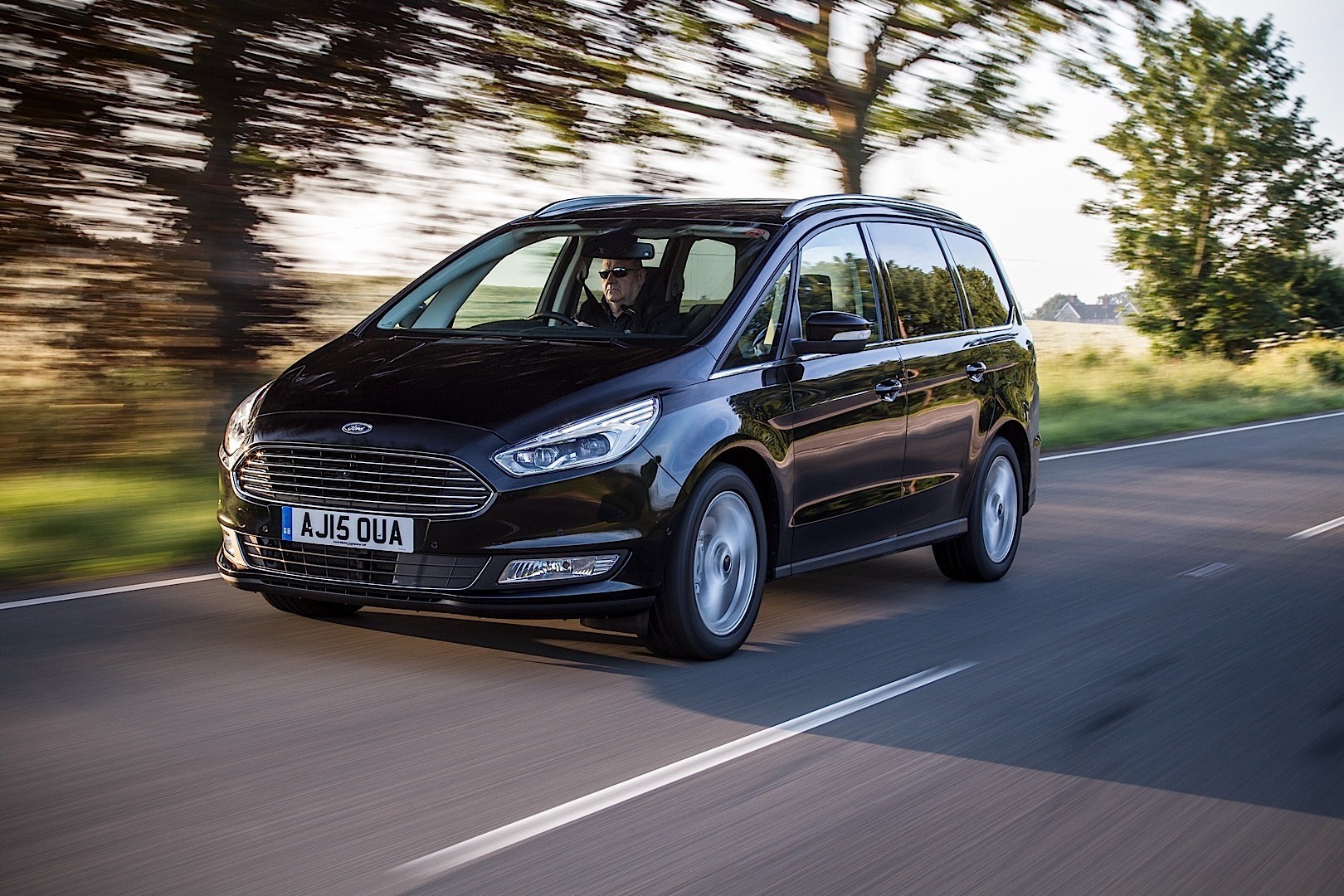 Ford Galaxy photo 16