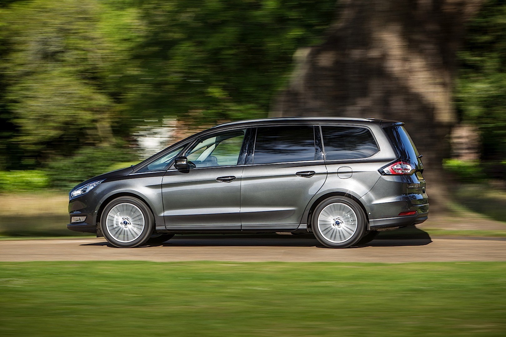 Ford Galaxy photo 35