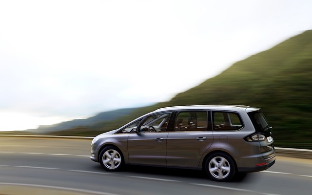 Ford Galaxy photo 4