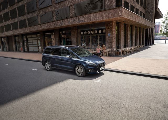 Ford Galaxy photo 8