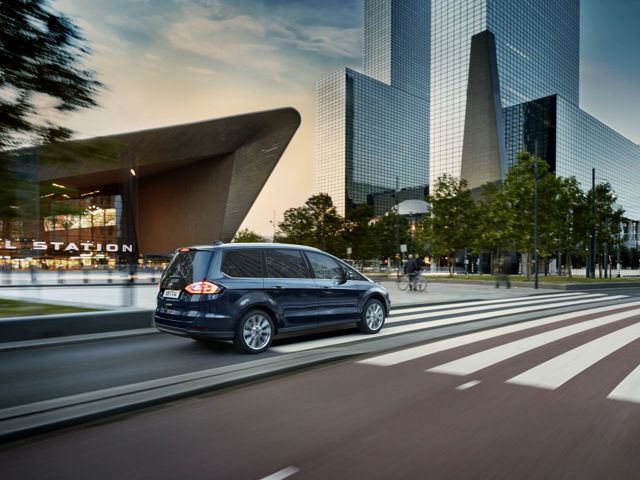 Ford Galaxy photo 10