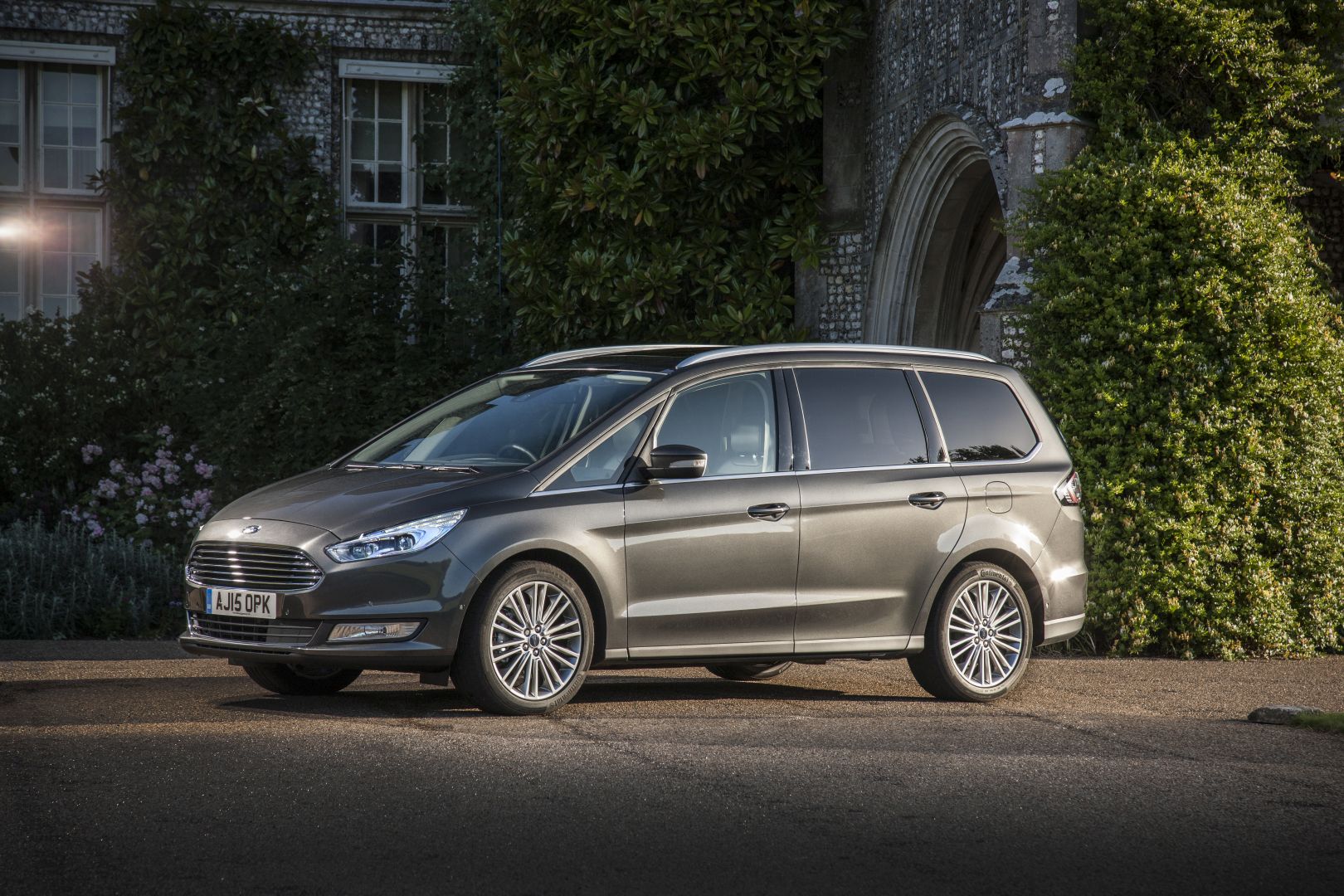 Ford Galaxy photo 15