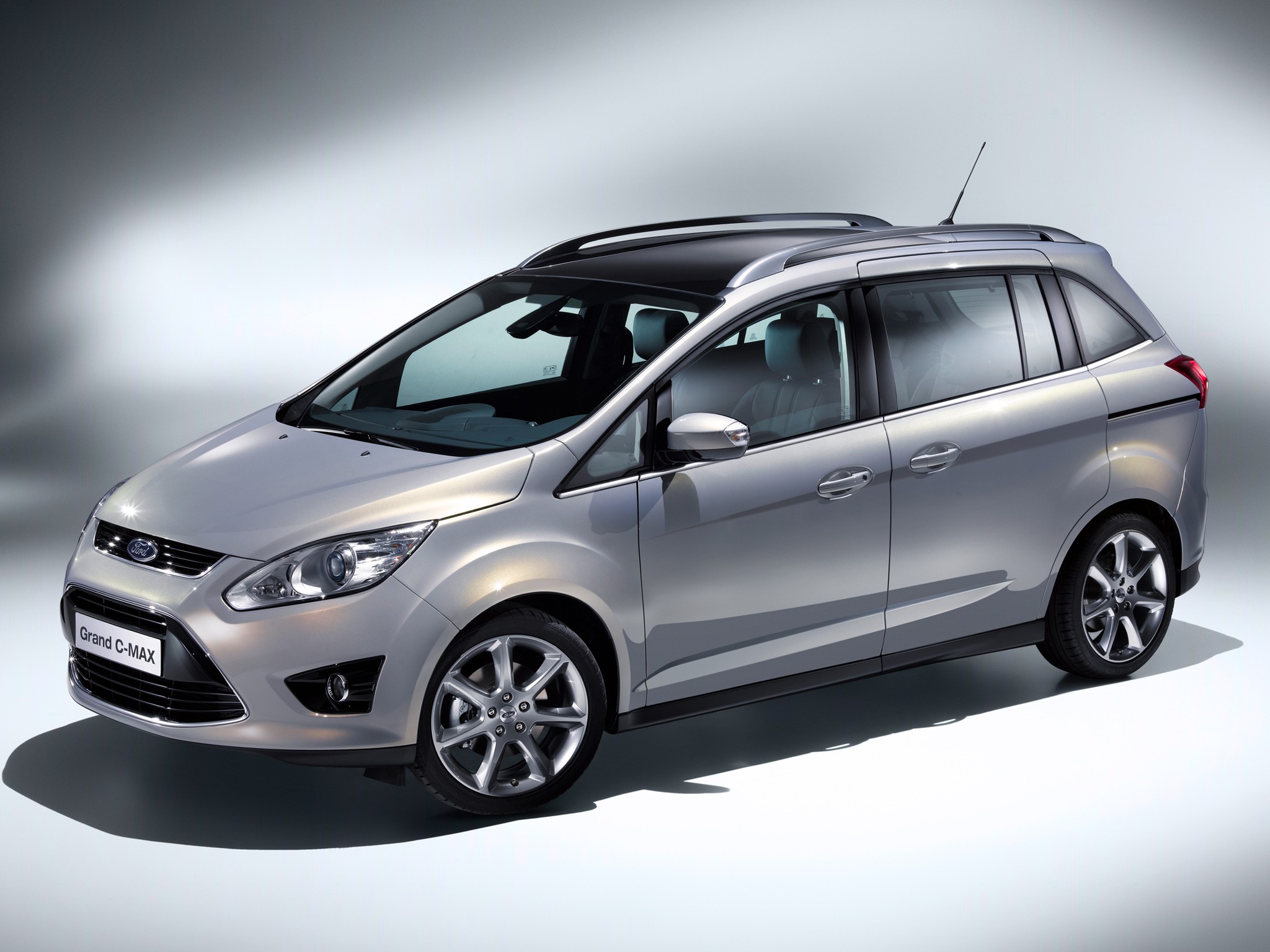 Ford Grand C-Max photo 7