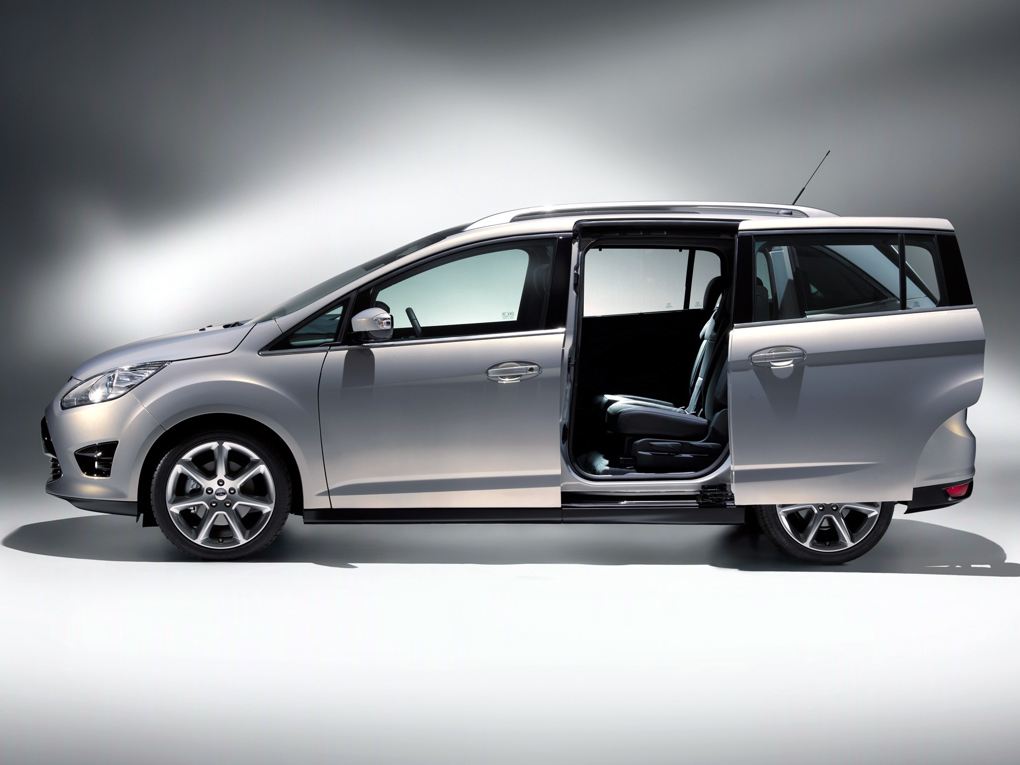 Ford Grand C-Max photo 9