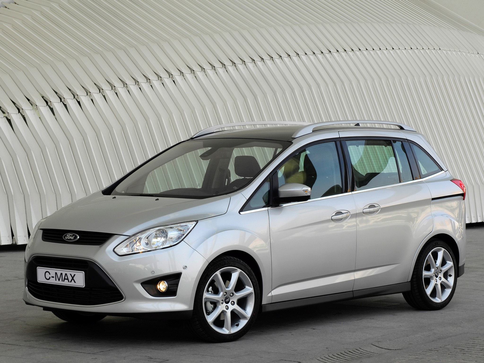 Ford Grand C-Max photo 11
